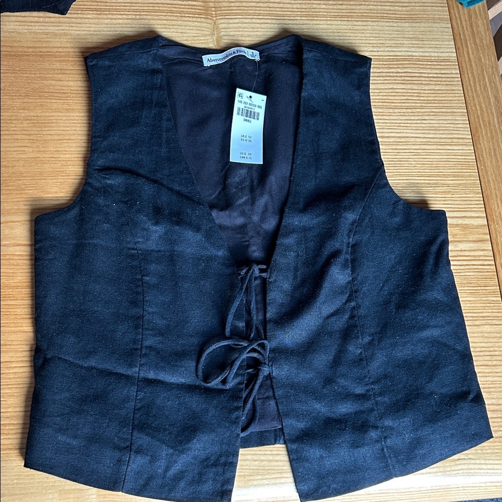 Abercrombie & Fitch Tie-Front Linen Vest